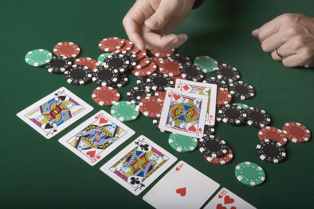 How to Boost Your Bankroll by Playing Offline Poker